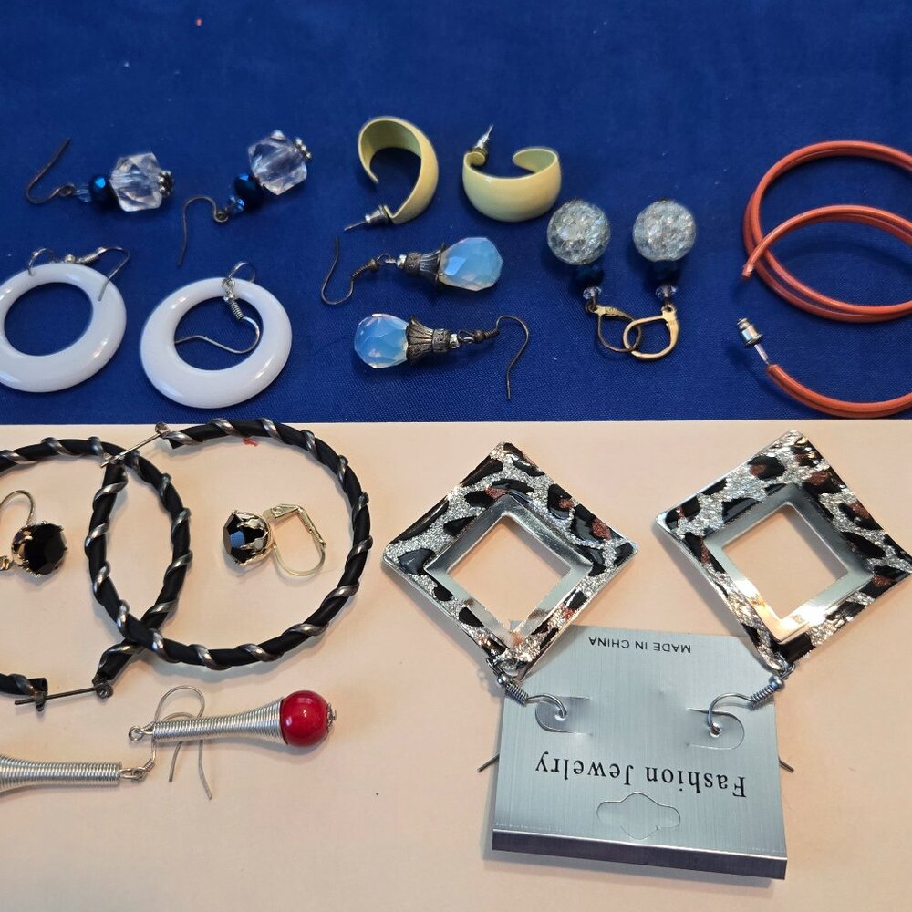 Lot of Earrings